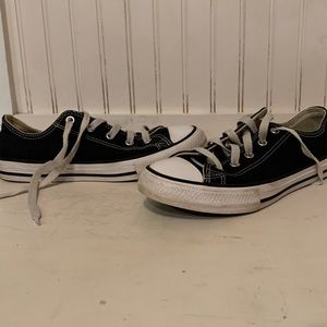 Black converse